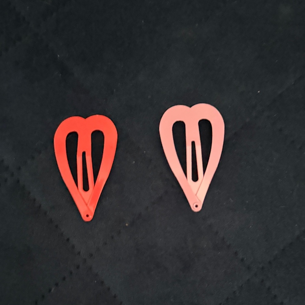 Heart-Shaped Hair Clips in Red and Pink****FINAL MARKDOWN****